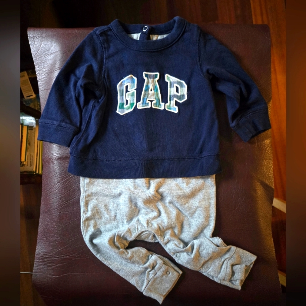 GAP Navy and Gray Baby Outfit